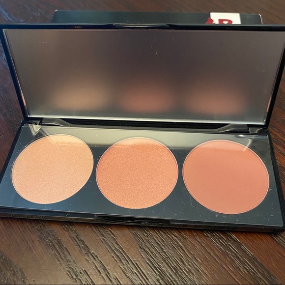 Ipsy Betty Boop Cheek to Cheek Blush Palette - Picture 6 of 7